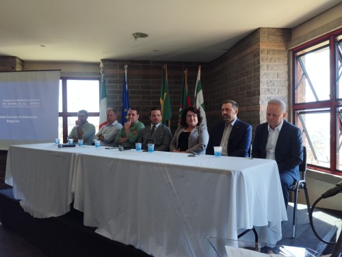 Expo Erechim 2025 recebe palestra internacional com representantes do Consulado Italiano e C?mara de Com?rcio