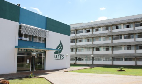 UFFS Erechim ter? curso superior na ?rea de Computa??o, com ?nfase em Intelig?ncia Artificial