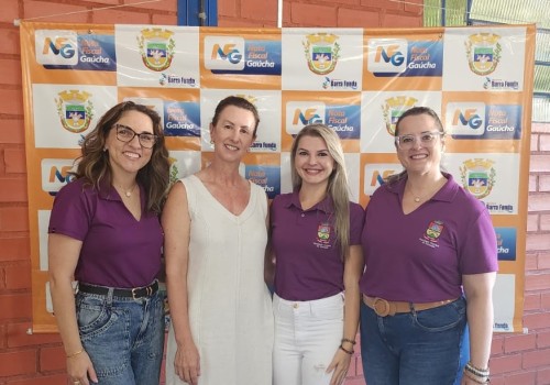 Estudantes auxiliam na ampliação do Meliponário da Escola Municipal Jaguaretê