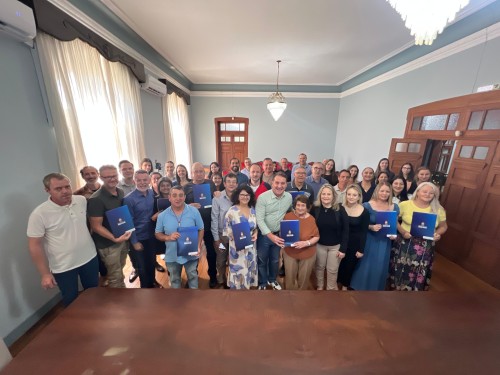 Escritura na mão, sonho realizado