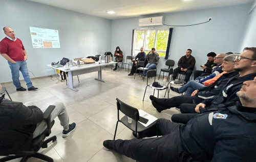 Agentes de trânsito participam de curso de atualização para qualificação dos serviços