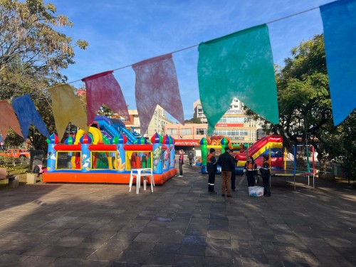 Arraiá da Vacinação transforma Praça Jayme Lago em espaço de prevenção, música e diversão para toda a família neste sábado