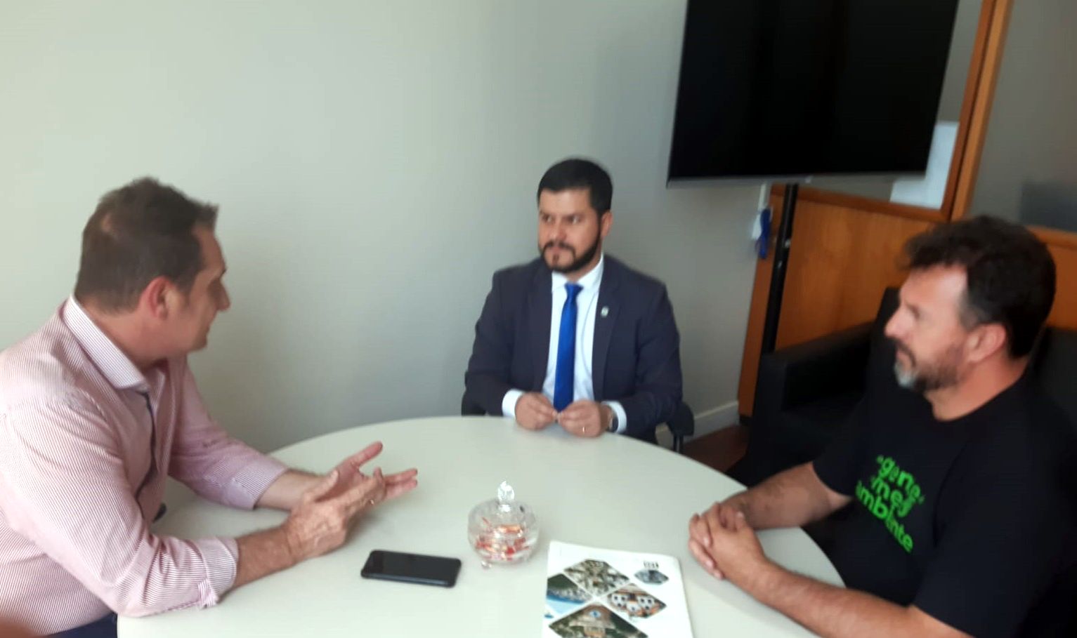  Prefeito busca libera??o de recursos para demandas da agricultura 