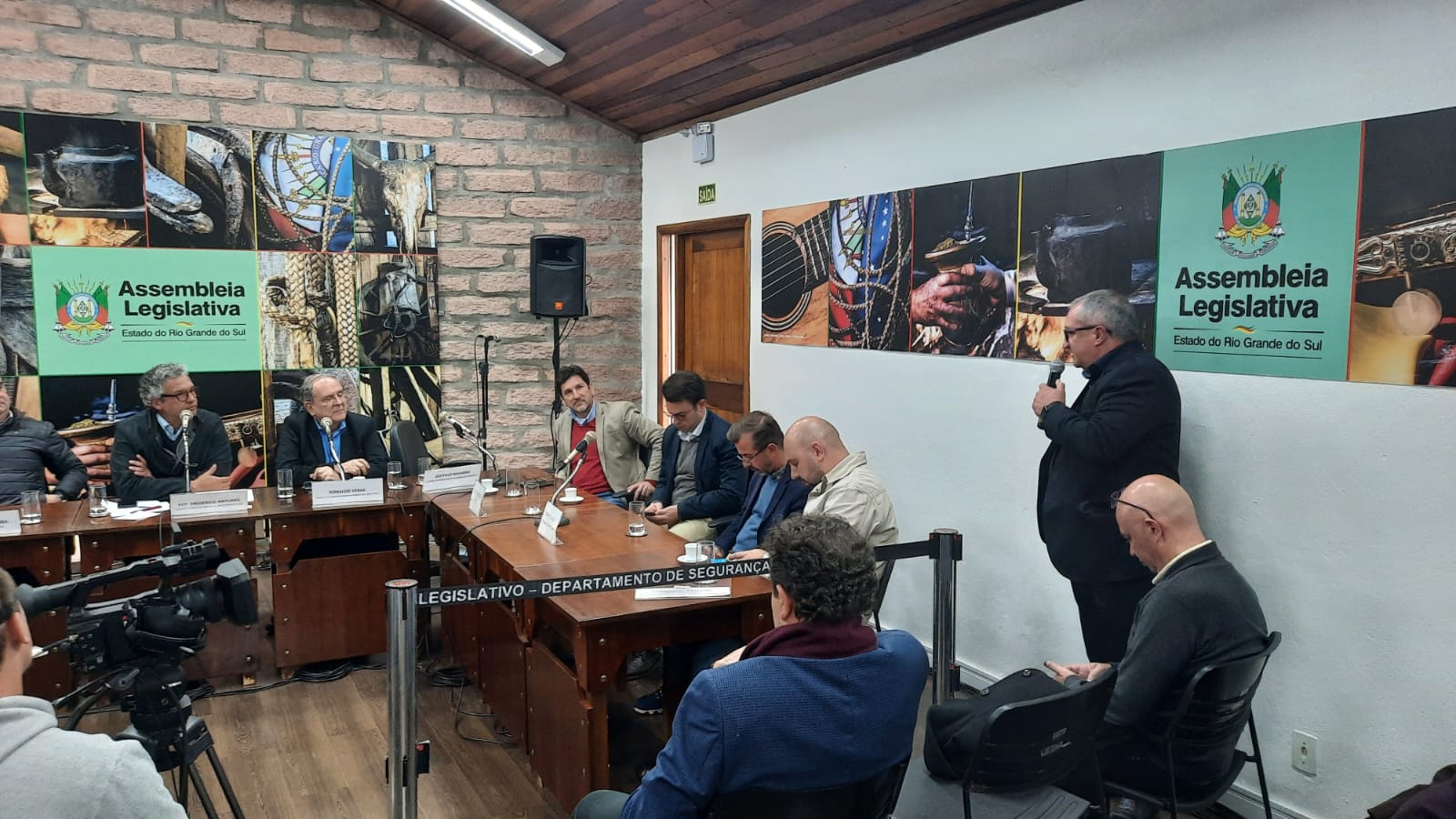  Voos regionais, trânsito na Frinape e patrimônio público 