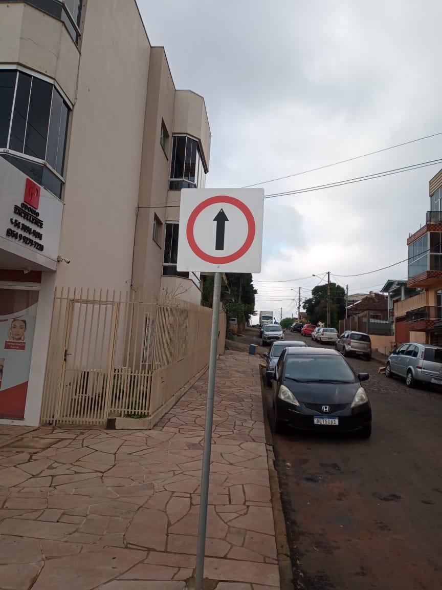  Trânsito: primeira quadra da rua Almirante Tamandaré passa ter sentido único 