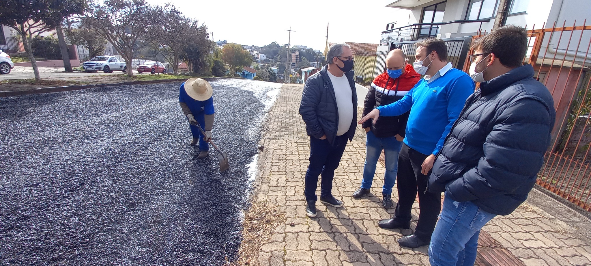  Asfaltamento da Rua Miguel Reinert ser? conclu?do nesta sexta-feira