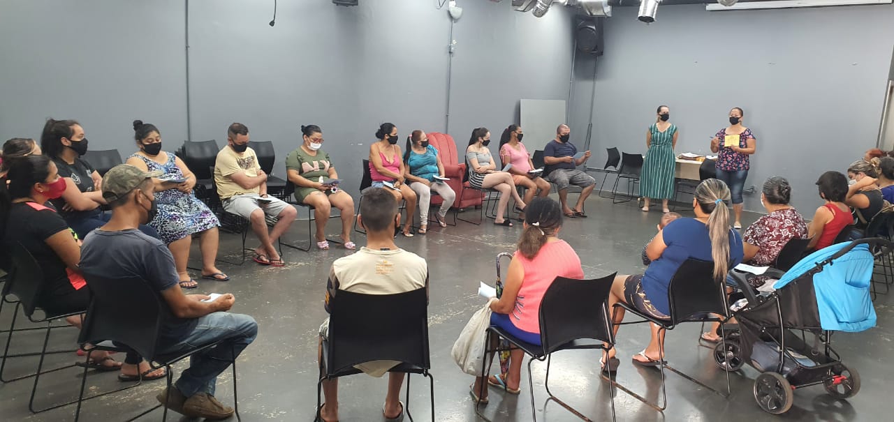  Acolhidas: Assistência Social é ir além de dar cestas básicas