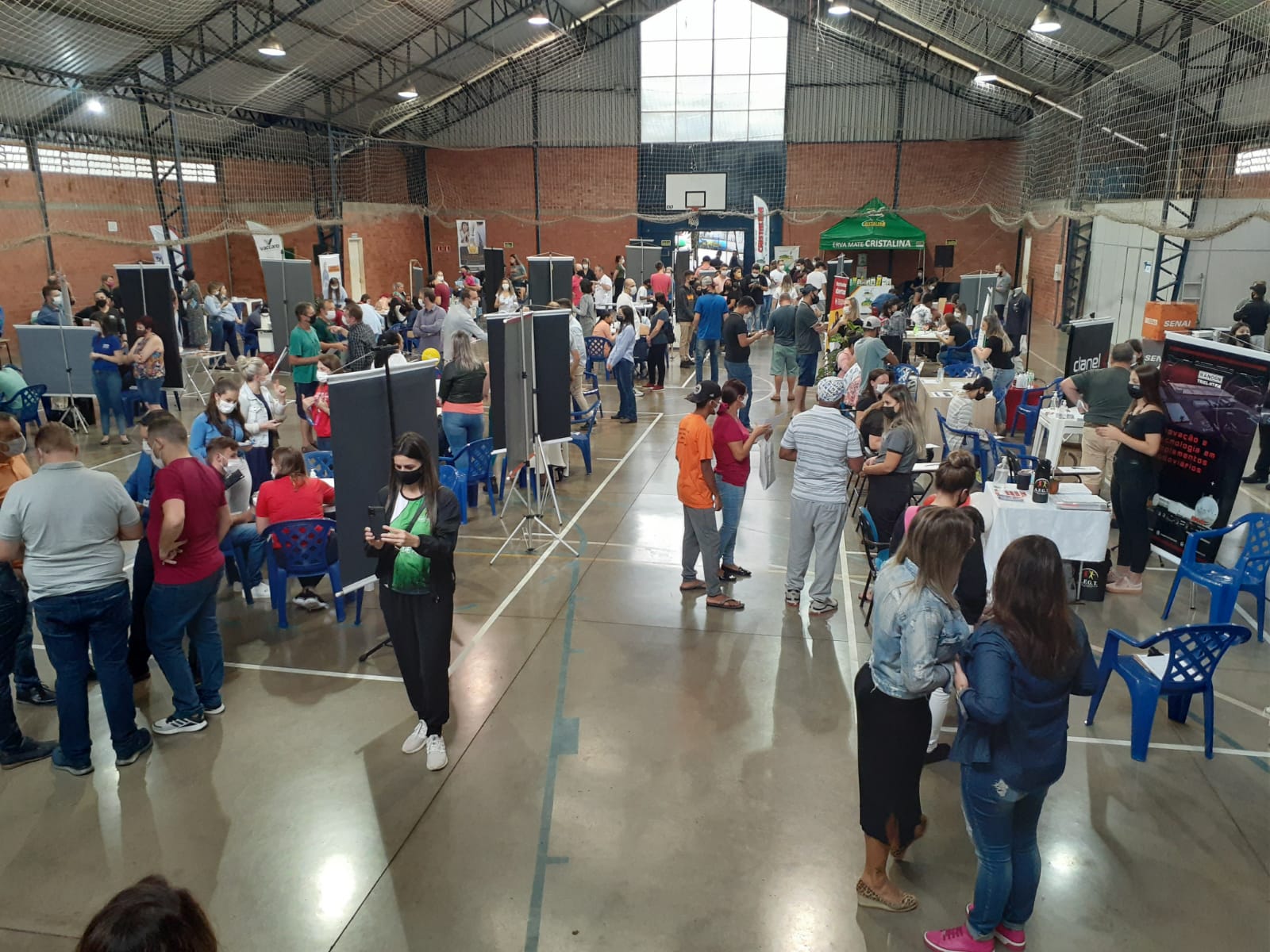  Mais de 1000 pessoas passaram pelo 1º Feirão do Emprego