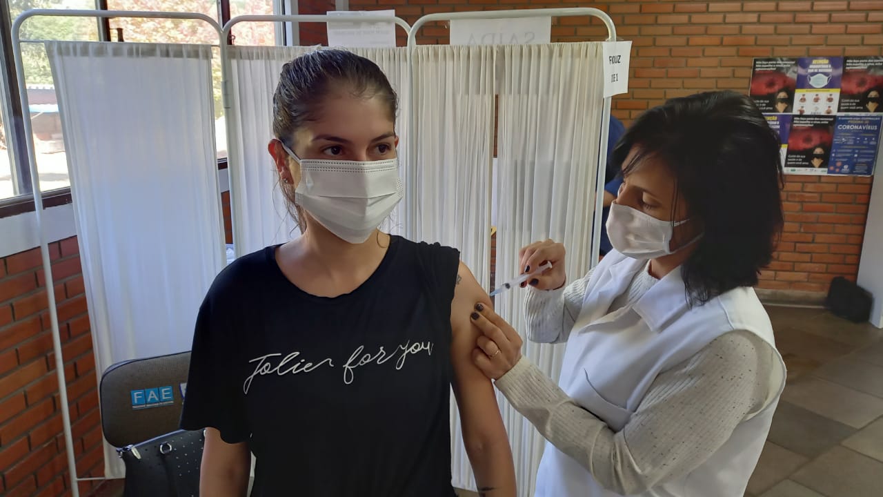  Pacientes com comorbidade com 53 e 54 anos podem se vacinar no próximo sábado