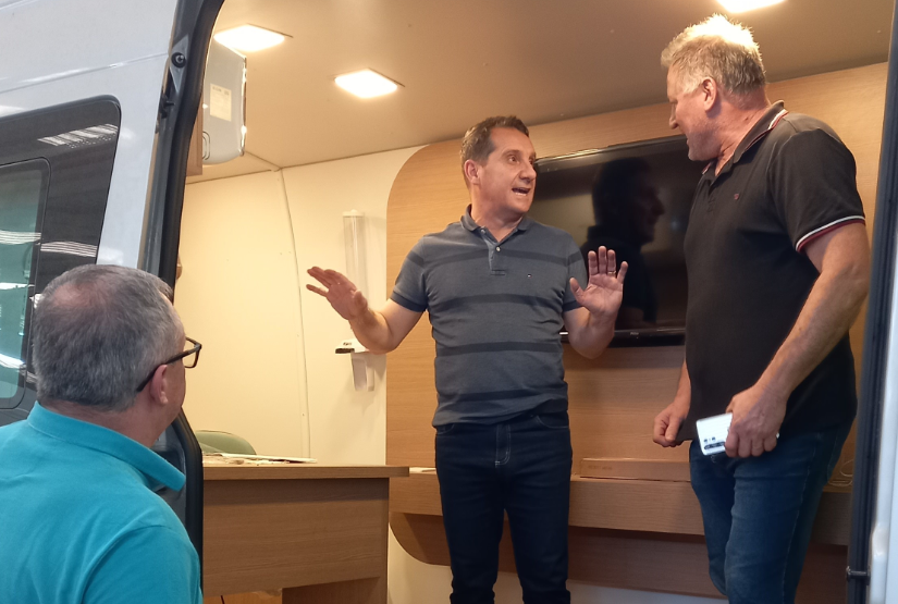  Prefeito Polis visita TCA Transforma?es Veiculares 