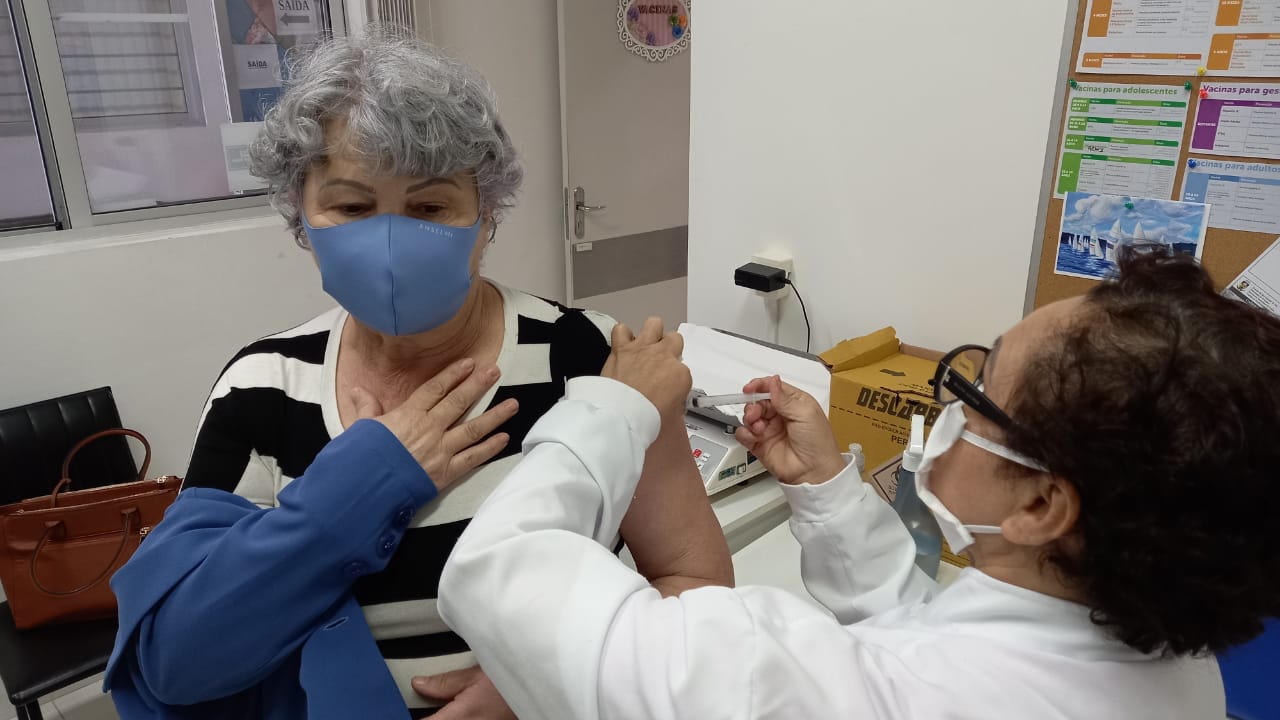  Vacina??o contra Covid-19 em idosos com 63 anos ou mais nesta sexta-feira  