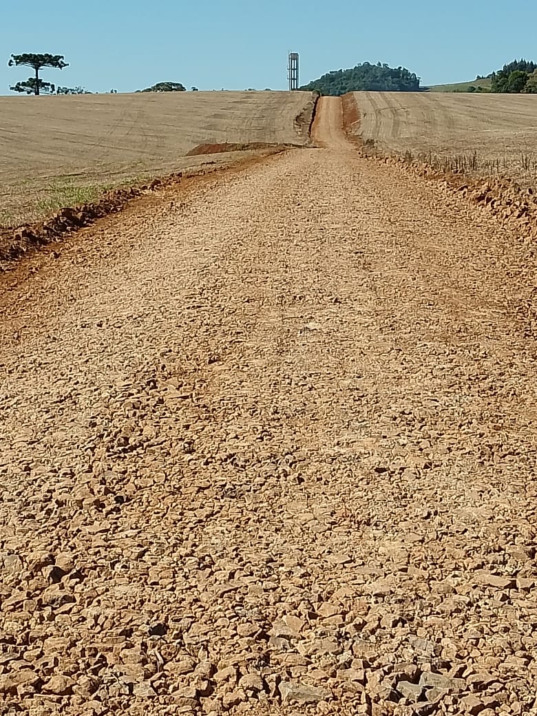  Munic?pio recupera 60 quil?metros de estradas gerais na ?rea rural 
