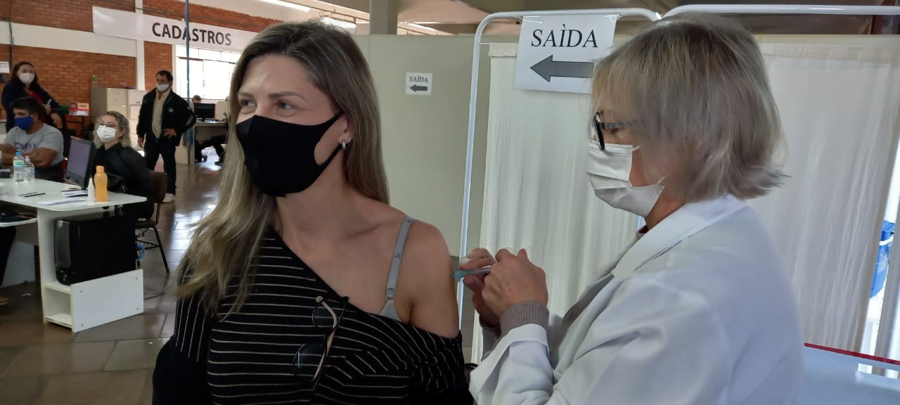  Prefeitura de Erechim realiza Sabada?o da Vacina??o para pessoas com 47 anos completos e mais totalizando cinco faixas et?rias