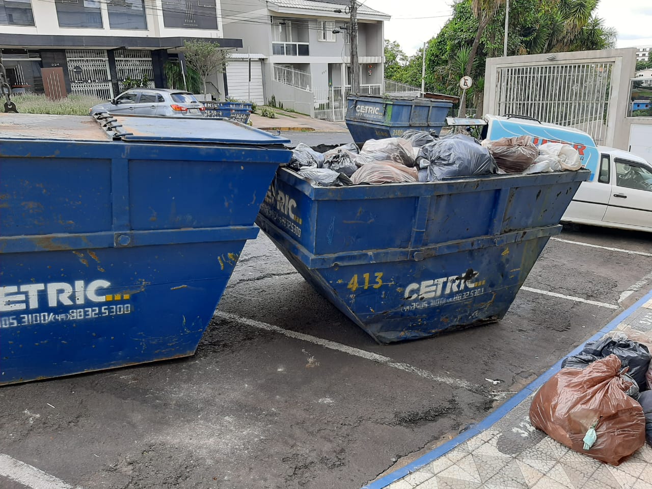  Secretaria de Assistência pede que roupas e calçados doados estejam realmente em condições de uso 