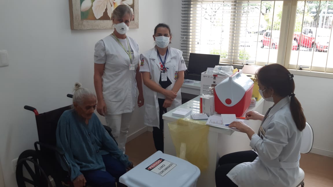  Campanha de vacinação contra Covid segue em Erechim 
