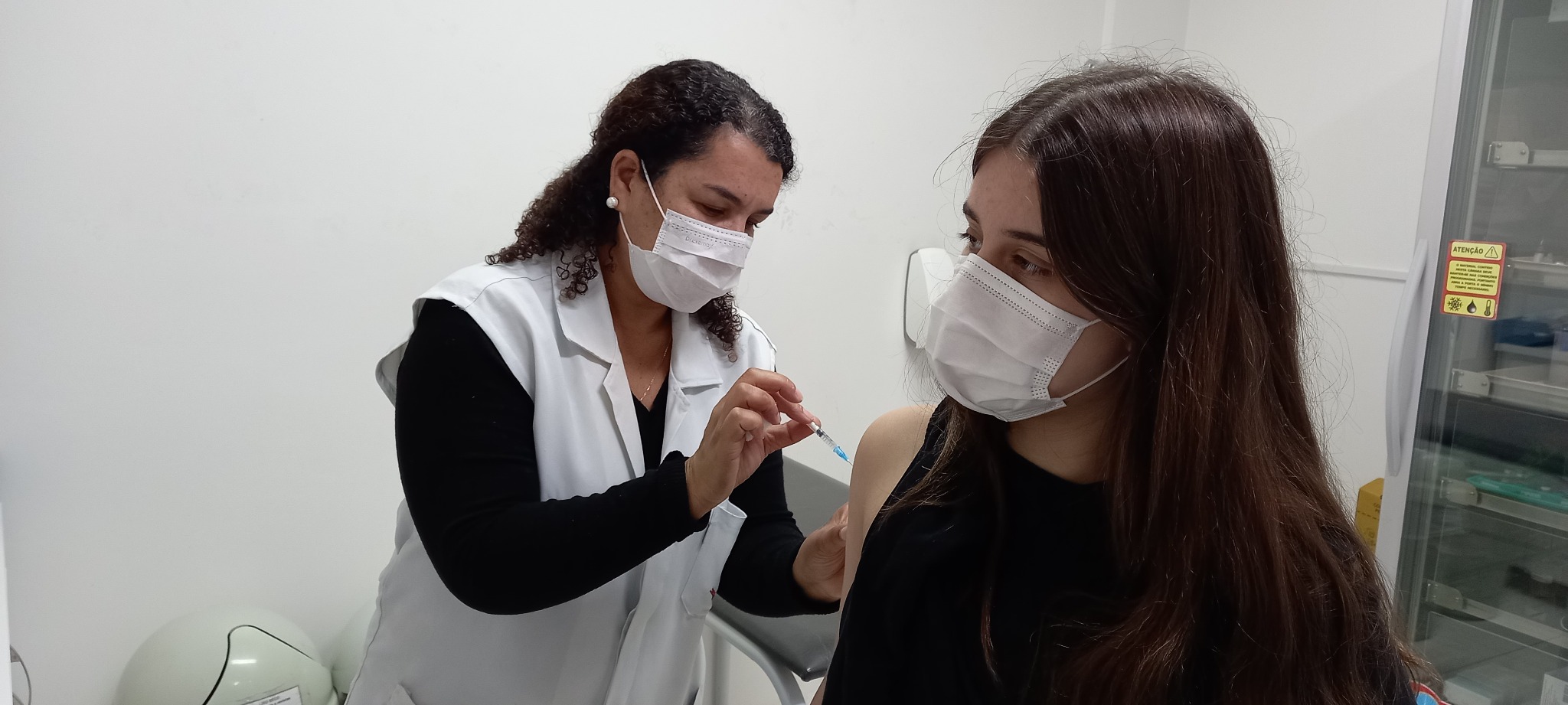  Erechim come?a a vacinar adolescentes com 17 anos completos 
