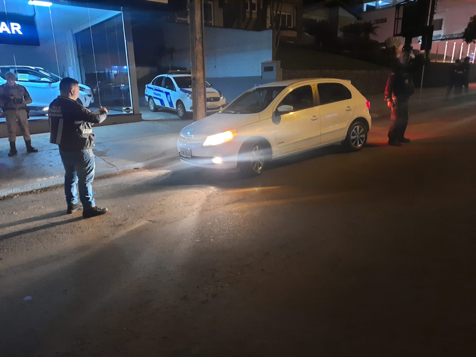  Opera??o integrada fiscaliza e orienta motoristas de transporte por aplicativo  