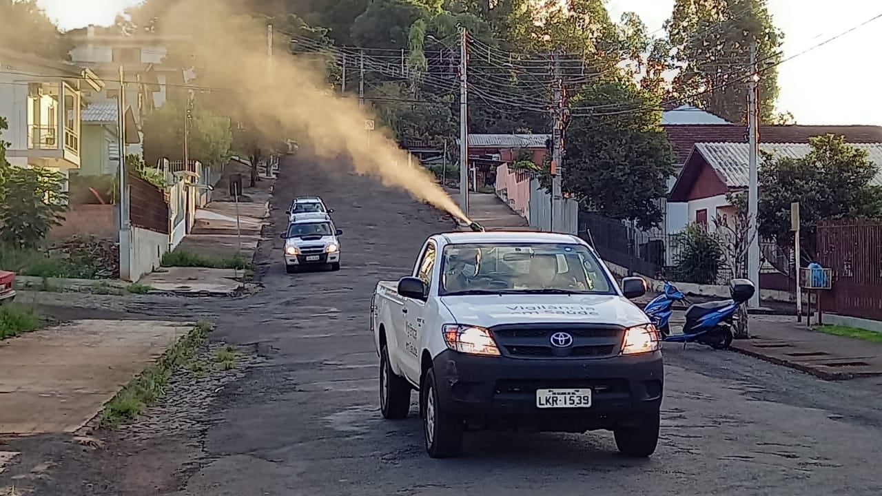  Prefeitura realiza a??o de combate ? dengue no centro de Erechim