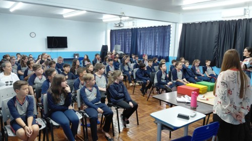 Estudantes de Escolas Municipais visitam o IFRS, conhecem estrutura e cursos ofertados