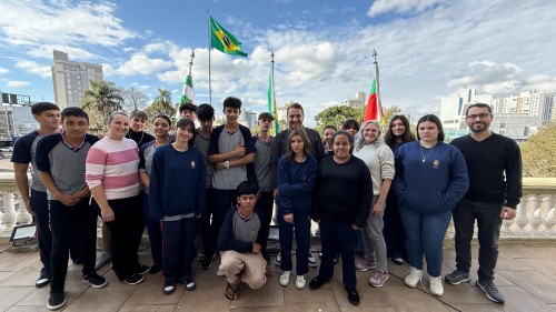 Caminhada ecológica e música marcam ação de conscientização na Escola Cristo Rei 