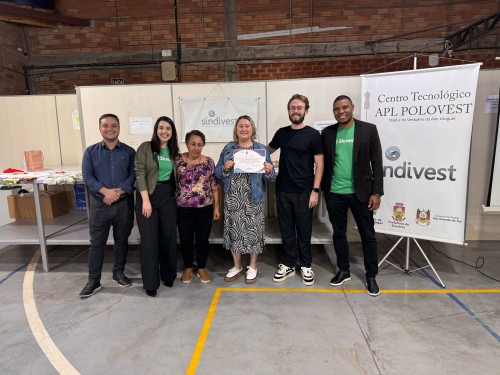 Turma de patchwork conclui curso em parceria com o Sindivest