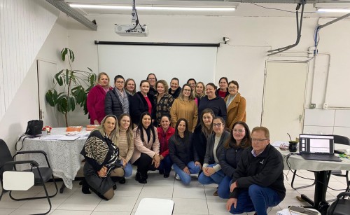 Crianças da Escola Cristo Rei realizam trilha guiada no Parque Natural Municipal Longines Malinowski