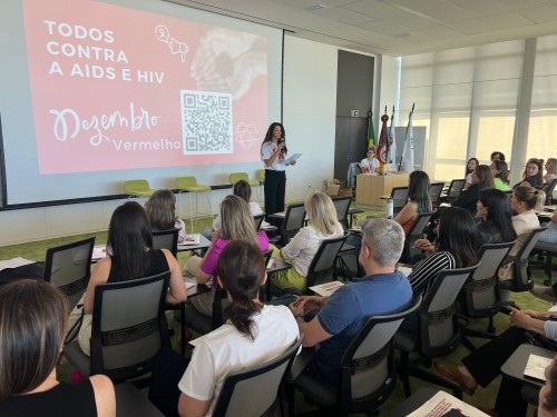 Erechim intensifica a?es na luta contra o HIV/AIDS com treinamento para profissionais da Sa?de