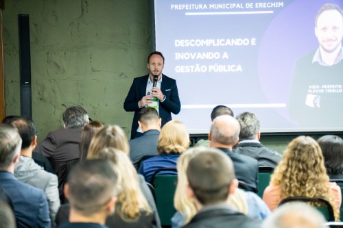 Erechim destaca desburocratiza??o e moderniza??o no 4? Congresso Ga?cho de Cidades Digitais e Inteligentes