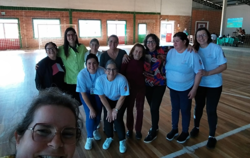 Grupo Vida e Saúde promove ação de primeiros socorros e práticas integrativas no Bairro Demoliner