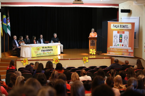 Maio Laranja: mesa redonda debate abuso sexual infantil, aspectos cl?nicos, psicol?gicos e jur?dicos