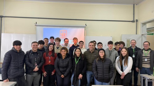 Programa Jovem Empreendedor inicia formação gratuita voltada à inovação e protagonismo juvenil em Erechim