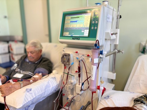 Novos reprocessadores reforçam capacidade e segurança do setor de Hemodiálise do Hospital Santa Terezinha
