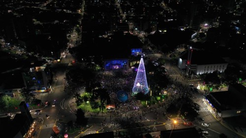 Luzes de Natal: ? tempo de confraternizar, renovar a f?, buscar alegria, paz e amor