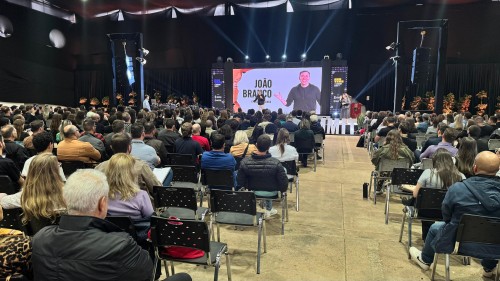 Jo?o Branco, um dos nomes mais esperados do EreTech Summit 2025, apresenta vis?o disruptiva sobre o futuro do marketing
