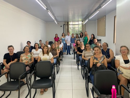 Conselhos Municipais de Educa??o se re?nem em Erechim