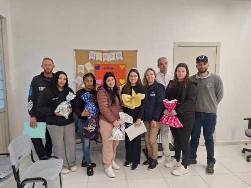Grupo de gestantes da UBS Estevam Carraro recebe orientações sobre saúde bucal e cuidados com o bebê