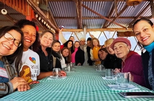 Colos que Curam promove tarde de acolhimento e fortalecimento para mães e avós atípicas