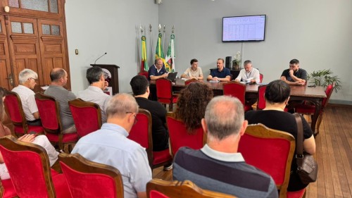 Família Ferrari investe em tecnologia na produção leiteira 