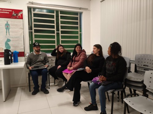 Grupo de gestantes da UBS Estevam Carraro recebe orientações sobre saúde bucal e cuidados com o bebê