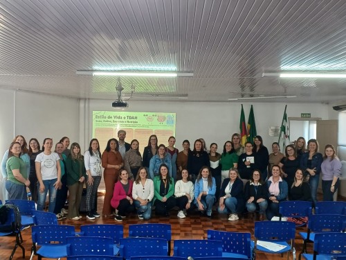 Transformando o olhar sobre o TDAH: Capacita??o aproxima sa?de e educa??o em Erechim 