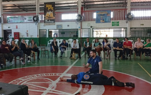 Agentes de Sa?de e Endemias participam de capacita??o em primeiros socorros