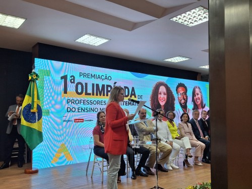 Professora de Erechim ? premiada em evento do MEC de boas pr?ticas no ensino de matem?tica
