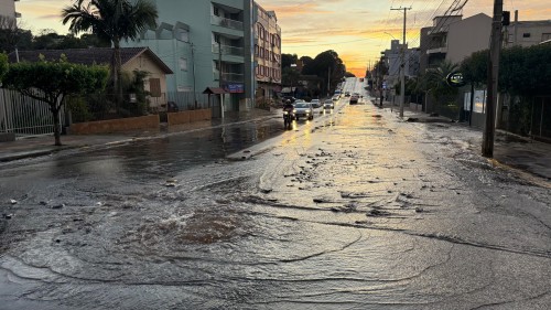 AGER notifica Aegea/Corsan para solução definitiva de problemas em rede de água na Rua Espírito Santo