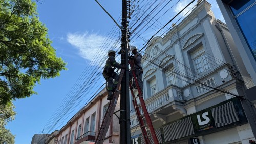 Campanha Poste Limpo em Erechim: iniciativa promove segurança e organização urbana