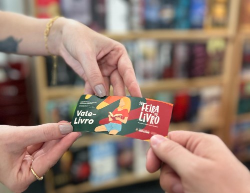 Quase 300 Vales Livros foram trocados no primeiro dia da 26? Feira do Livro