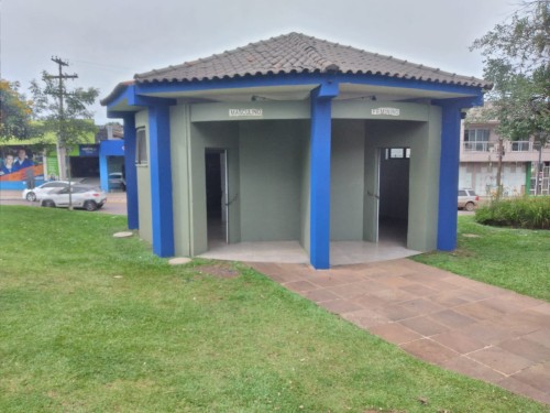Banheiros P?blicos da Pra?a J?lio de Castilhos s?o renovados 