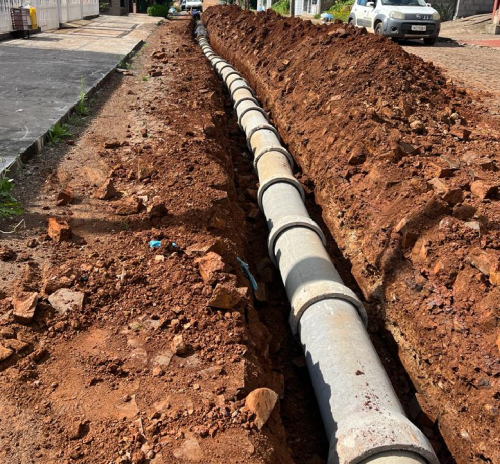 Prefeitura fez 10.353 metros de novas redes de saneamento no munic?pio em tr?s anos  