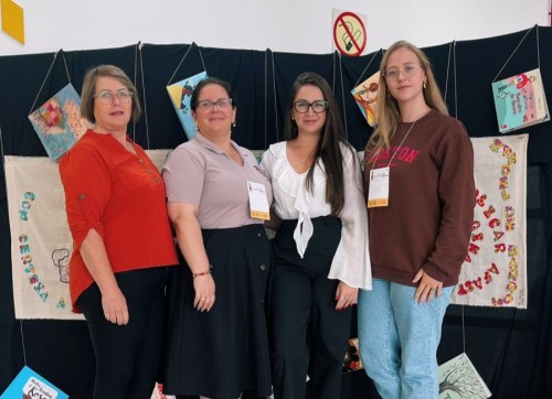 Educação de Erechim participa de seminário que debate leitura e escrita na infância