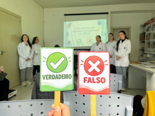Com o tema Diabetes: Mitos e Verdades acadêmicos de Medicina realizam atividade educativa na UBS Estevam Carraro