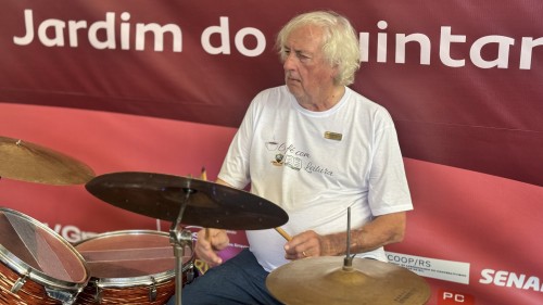 Homenageado da 27ª Feira do Livro Cesar Stanisçuaski preserva a memória musical e cultural da cidade